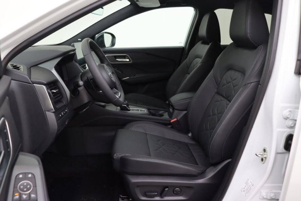nissan qashqai 88213cfda8c3c011fca6875755e172ae