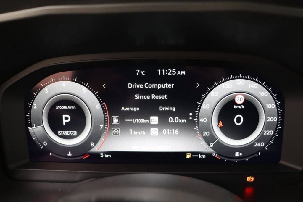 nissan qashqai b703068d40130ce13730f168f9b8af58