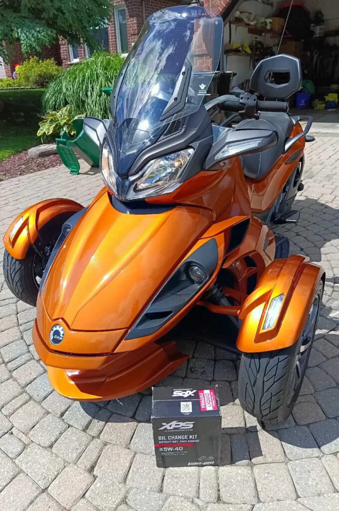 can am spyder sts